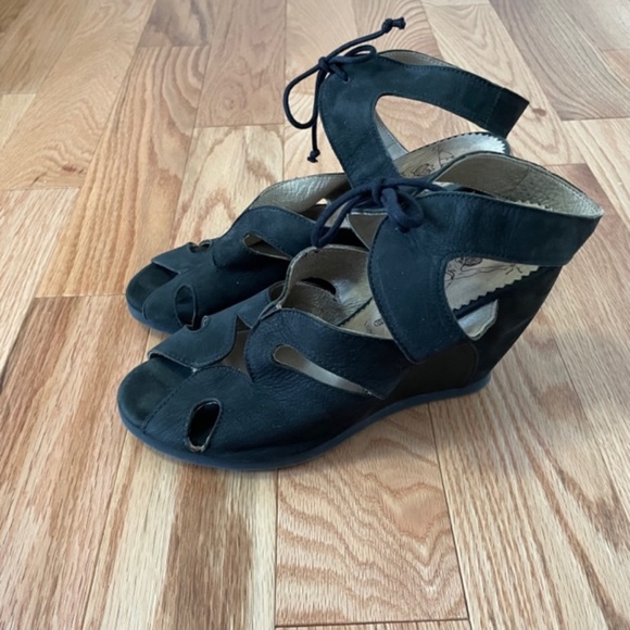 Fly London wedges - Picture 1 of 9